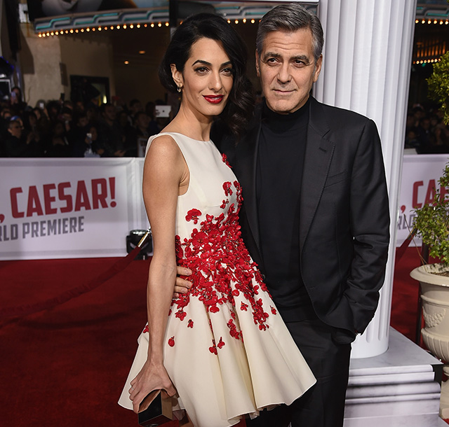 <center><b>Джордж Клуни определился с подарком жене</center></b>