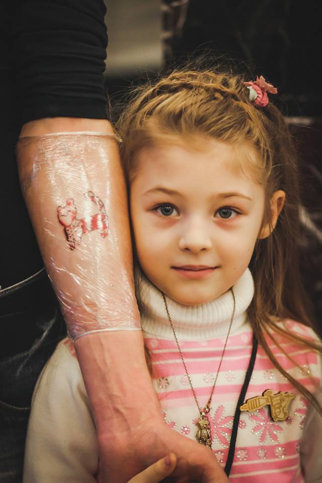 Семилетняя татуировщица поразила Екатеринбург