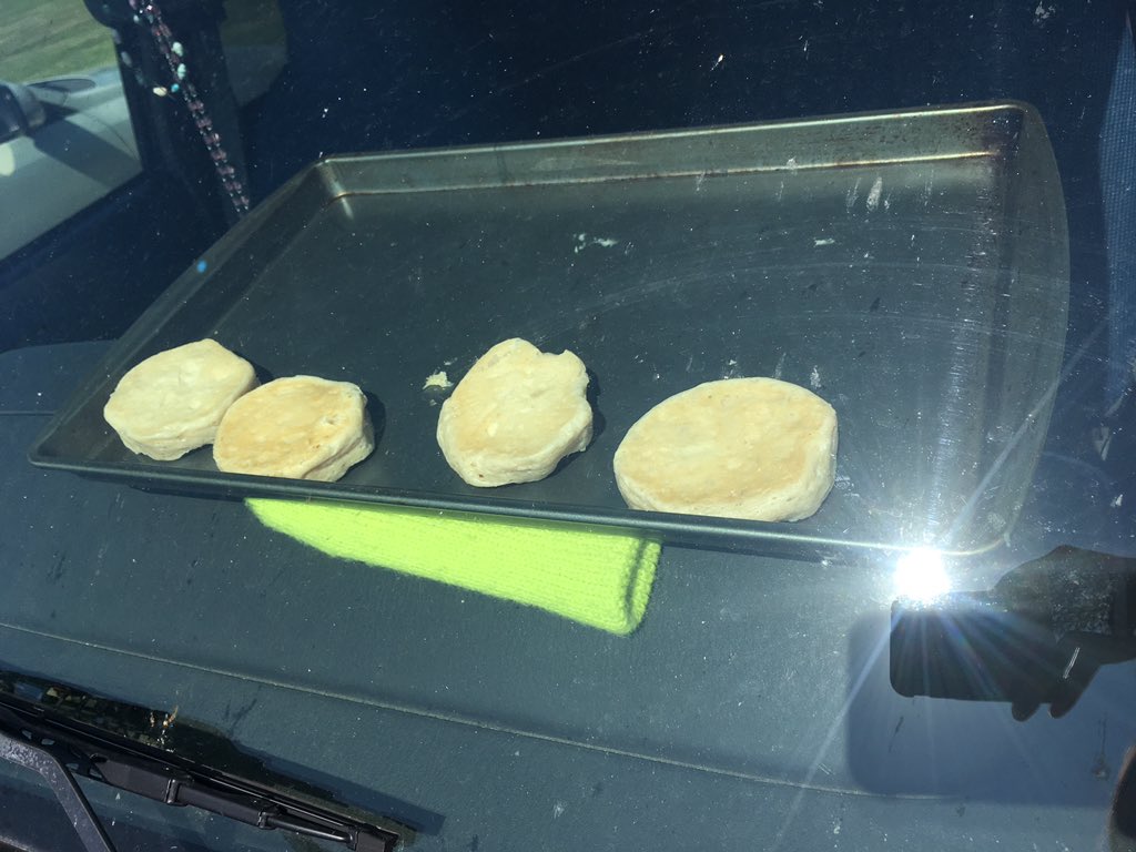 Метеорологи испекли печенье в автомобиле