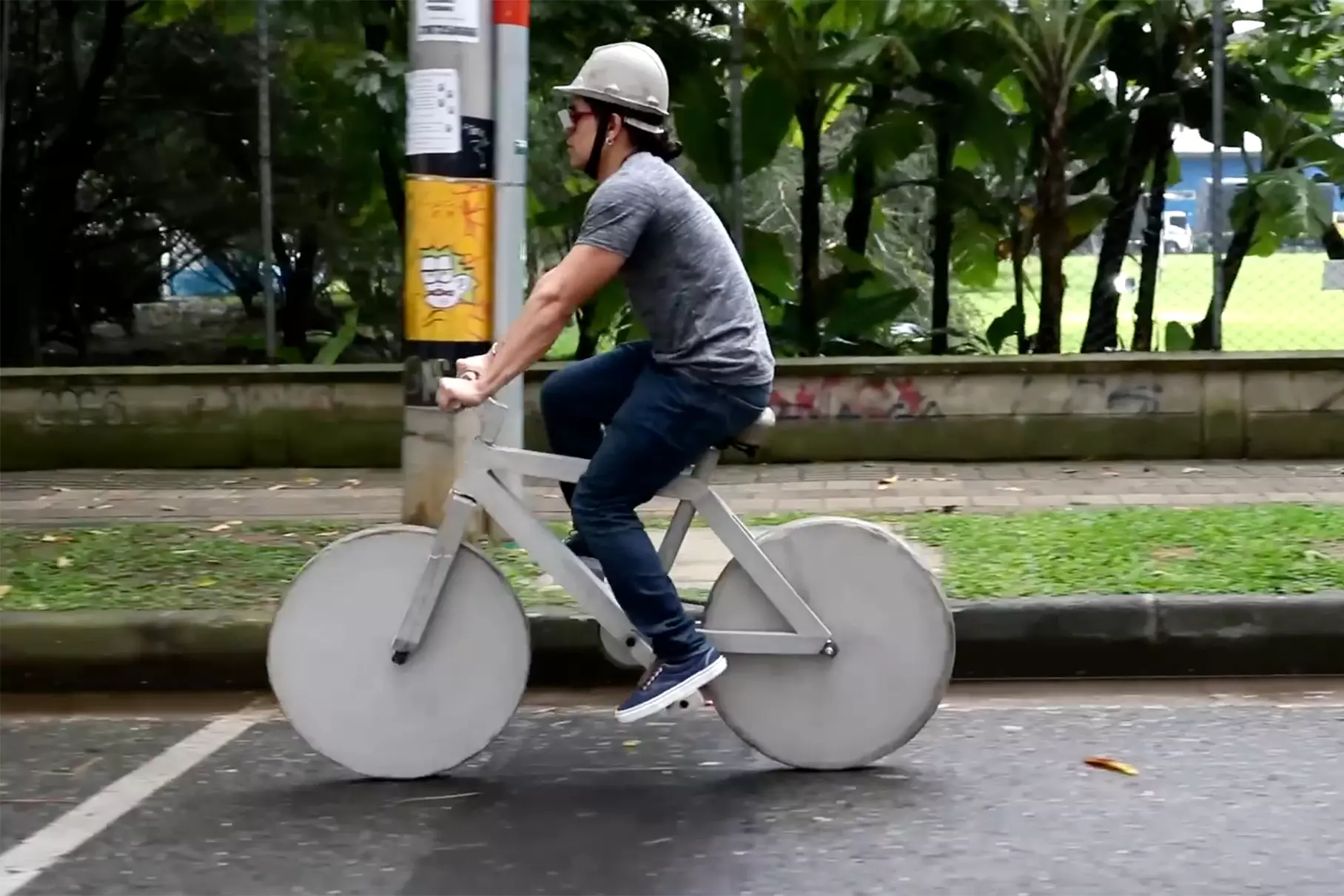 Самый тяжелый в мире велосипед сделан из чистого бетона