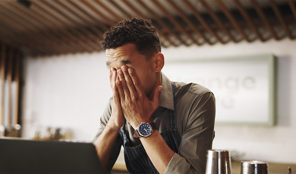 Россиян могут уволить за нытьё на работе